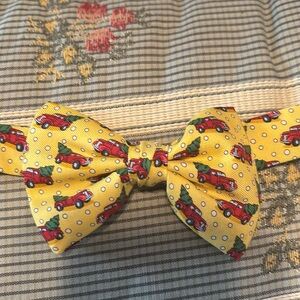 EUC Vineyard Vines Boys Bow Tie